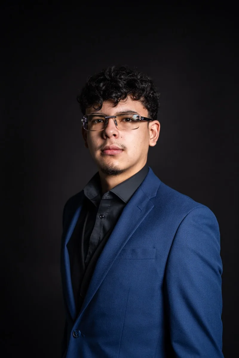Headshot d'affaires réalisé au studio Orko Media à Montréal